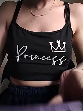 Snapshot of LissaThompsom chatting on 02-10-26, 03:49 LissaThompsom online show from 02-10-26, 03:49