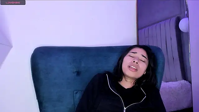 Snapshot of AmyOlimpo chatting on 01-28-25, 04:39 AmyOlimpo online show from 01-28-25, 04:39