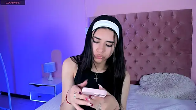 Snapshot of AmyOlimpo chatting on 02-24-25, 01:35 AmyOlimpo online show from 02-24-25, 01:35