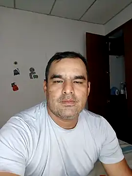 Snapshot of Angeelus2 chatting on 04-04-26, 04:15 Angeelus2 online show from 04-04-26, 04:15