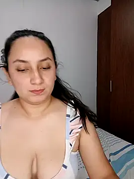 Snapshot of Angeelus2 chatting on 04-18-26, 11:38 Angeelus2 online show from 04-18-26, 11:38