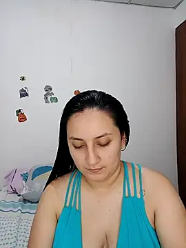 Snapshot of Angeelus2 chatting on 04-26-26, 03:21 Angeelus2 online show from 04-26-26, 03:21