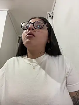 Snapshot of croftsmila chatting on 12-20-25, 11:45 croftsmila online show from 12-20-25, 11:45