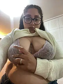 Snapshot of croftsmila chatting on 04-13-26, 11:21 croftsmila online show from 04-13-26, 11:21