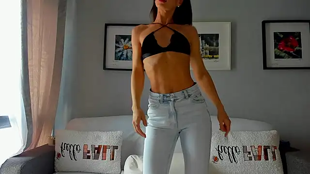 bellahot77 online show from 09-18-25, 09:00