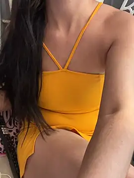 Snapshot of LaPetitechienne1 chatting on 07-18-26, 04:11 LaPetitechienne1 online show from 07-18-26, 04:11