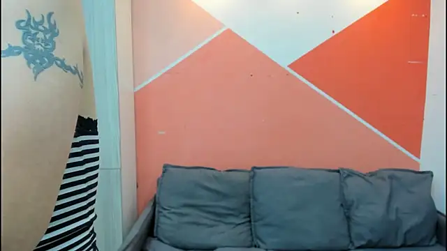 Mhelanny2 online show from 10-17-25, 05:59