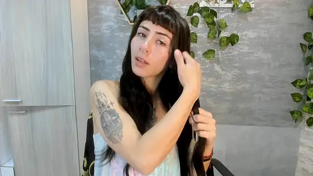 Mhelanny2 online show from 05-20-26, 08:15