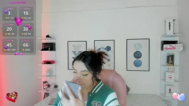 cristal  hot 1 online show from 02-02-25, 04:05