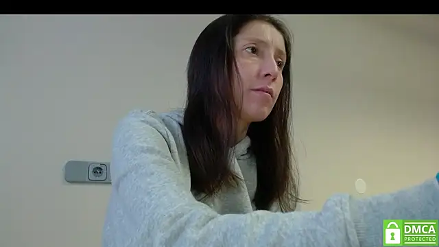 Sophi Cute online show from 11-17-25, 09:59