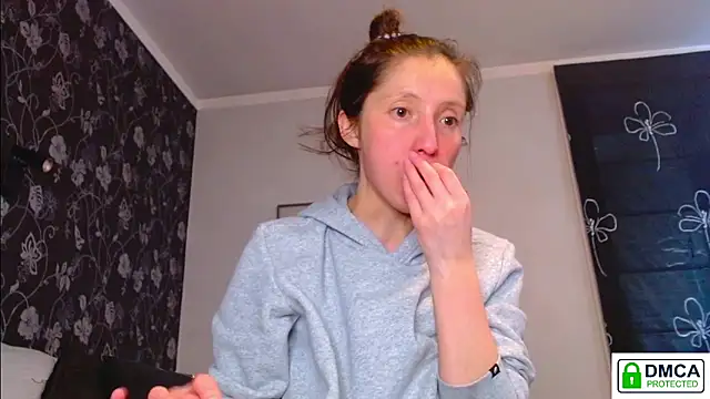 Sophi Cute online show from 03-25-26, 01:39