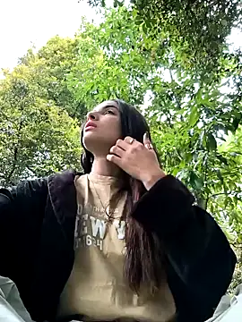 Snapshot of Sam_Sara chatting on 02-04-25, 06:27 Sam Sara online show from 02-04-25, 06:27