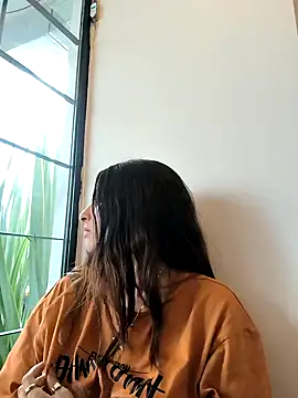 Snapshot of Sam_Sara chatting on 02-05-25, 08:14 Sam Sara online show from 02-05-25, 08:14