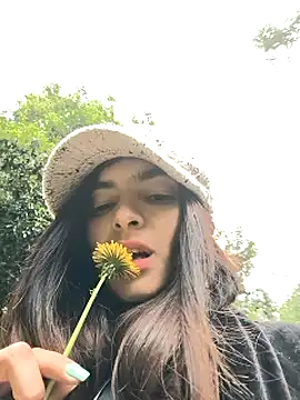 Snapshot of Sam_Sara chatting on 02-11-25, 08:42 Sam Sara online show from 02-11-25, 08:42