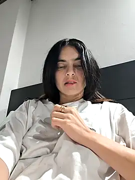 Snapshot of Sam_Sara chatting on 02-16-25, 11:59 Sam Sara online show from 02-16-25, 11:59