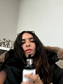 Snapshot of Sam_Sara chatting on 03-19-25, 08:43 Sam Sara online show from 03-19-25, 08:43