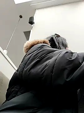 Snapshot of Sam_Sara chatting on 03-22-25, 05:52 Sam Sara online show from 03-22-25, 05:52