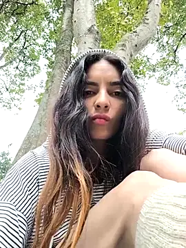 Snapshot of Sam_Sara chatting on 09-08-25, 05:45 Sam Sara online show from 09-08-25, 05:45