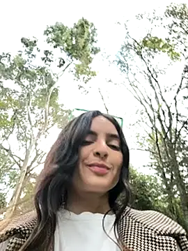 Snapshot of Sam_Sara chatting on 09-15-25, 08:53 Sam Sara online show from 09-15-25, 08:53