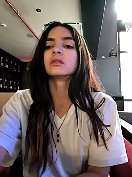 Snapshot of Sam_Sara chatting on 09-26-25, 06:01 Sam Sara online show from 09-26-25, 06:01