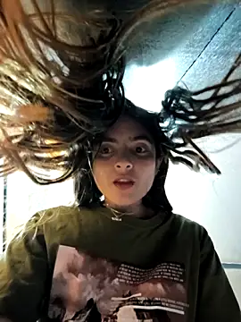 Snapshot of Sam_Sara chatting on 12-04-25, 06:27 Sam Sara online show from 12-04-25, 06:27