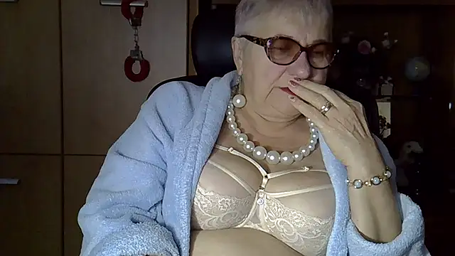 SweetCherry27 online show from 09-30-25, 04:39