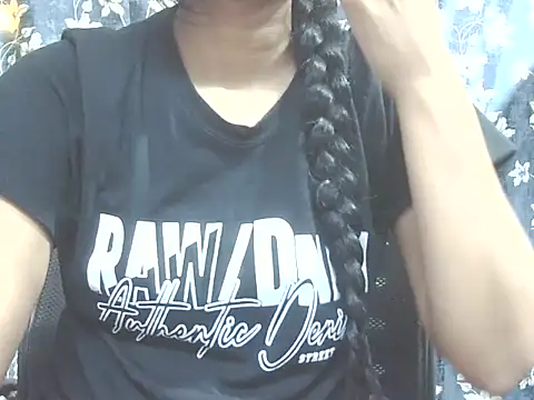 Snapshot of Supriya201 chatting on 06-30-26, 03:02 Supriya201 online show from 06-30-26, 03:02