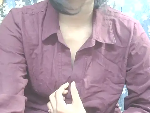 Snapshot of Supriya201 chatting on 08-04-26, 03:36 Supriya201 online show from 08-04-26, 03:36