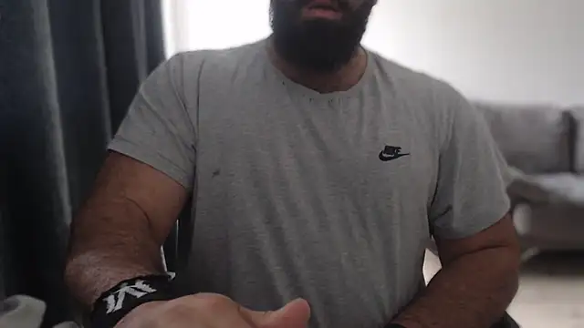 hugemachohandsome online show from 09-11-25, 08:14