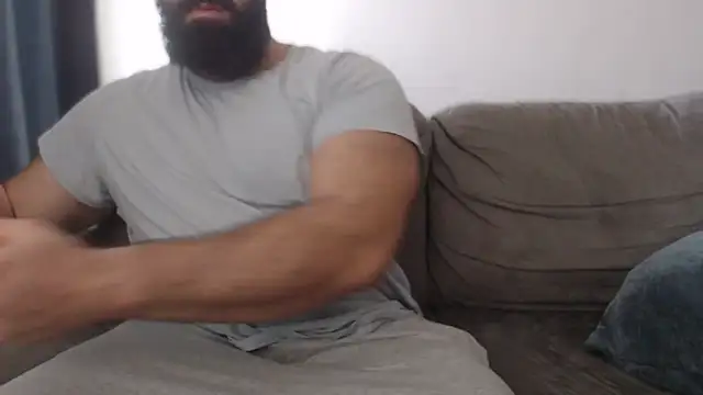 hugemachohandsome online show from 12-16-25, 09:36