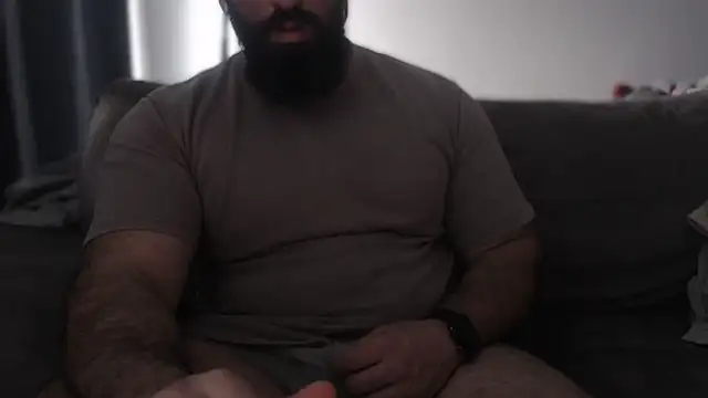 hugemachohandsome online show from 02-18-26, 04:03