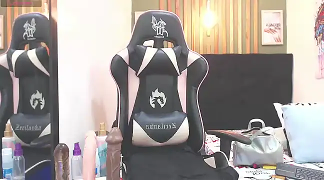 RebeccaSexx online show from 02-11-25, 10:07