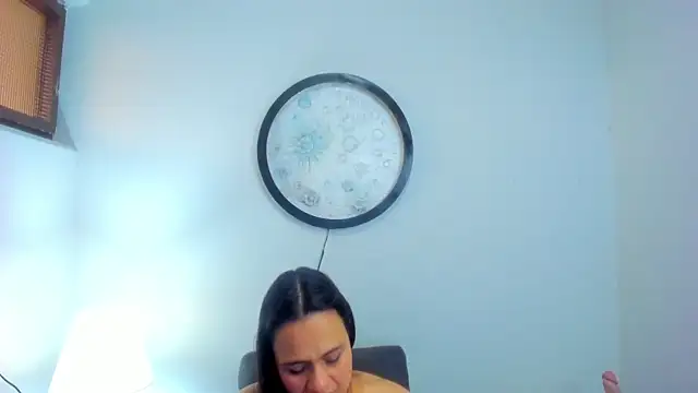 Snapshot of Gabisaenz chatting on 01-18-25, 03:59 Gabisaenz online show from 01-18-25, 03:59