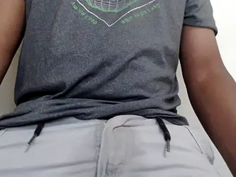 Snapshot of royblackbigpvt chatting on 12-30-24, 06:27 royblackbigpvt online show from 12-30-24, 06:27