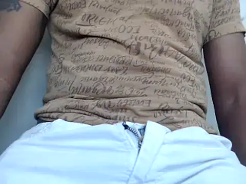 Snapshot of royblackbigpvt chatting on 01-05-25, 02:27 royblackbigpvt online show from 01-05-25, 02:27