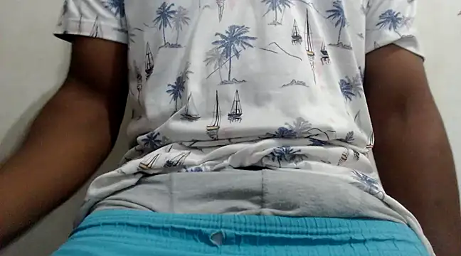 Snapshot of royblackbigpvt chatting on 02-19-25, 09:36 royblackbigpvt online show from 02-19-25, 09:36