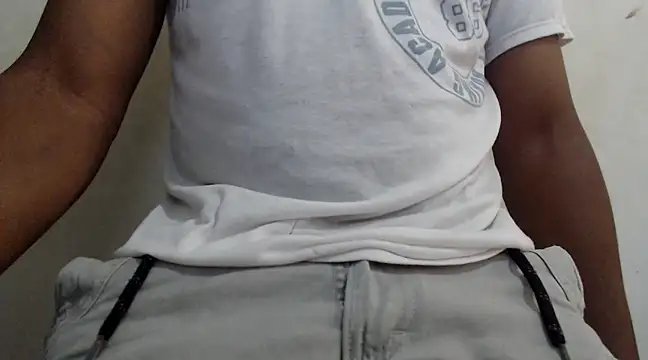 Snapshot of royblackbigpvt chatting on 02-24-25, 06:15 royblackbigpvt online show from 02-24-25, 06:15