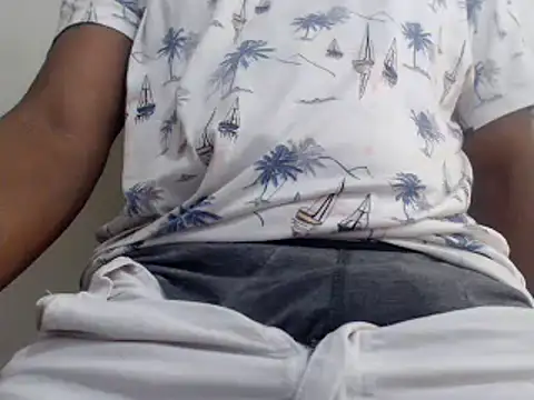 Snapshot of royblackbigpvt chatting on 03-10-25, 07:18 royblackbigpvt online show from 03-10-25, 07:18