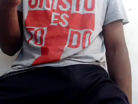 Snapshot of royblackbigpvt chatting on 03-18-25, 06:04 royblackbigpvt online show from 03-18-25, 06:04