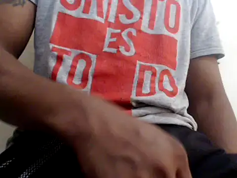 Snapshot of royblackbigpvt chatting on 03-18-25, 09:10 royblackbigpvt online show from 03-18-25, 09:10