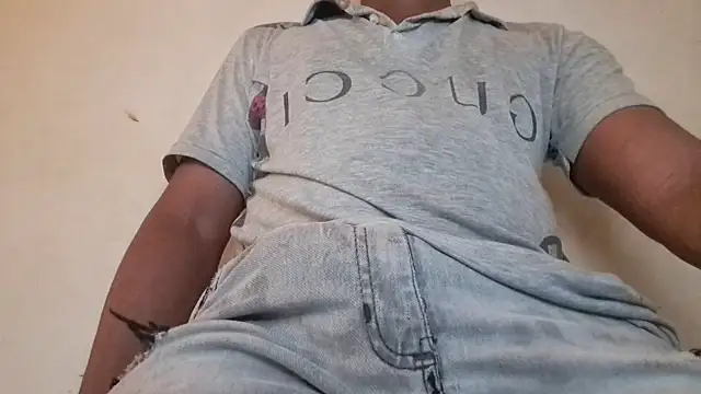 Snapshot of royblackbigpvt chatting on 10-07-25, 06:49 royblackbigpvt online show from 10-07-25, 06:49