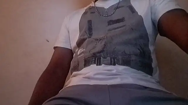 Snapshot of royblackbigpvt chatting on 10-15-25, 10:10 royblackbigpvt online show from 10-15-25, 10:10