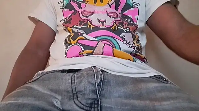 Snapshot of royblackbigpvt chatting on 10-22-25, 05:34 royblackbigpvt online show from 10-22-25, 05:34