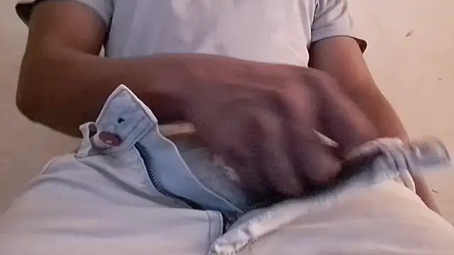 Snapshot of royblackbigpvt chatting on 01-12-26, 06:57 royblackbigpvt online show from 01-12-26, 06:57