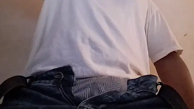 Snapshot of royblackbigpvt chatting on 02-28-26, 07:15 royblackbigpvt online show from 02-28-26, 07:15