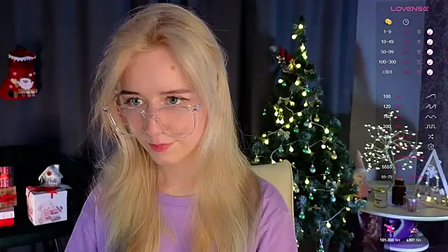 Snapshot of Arveni chatting on 12-13-24, 03:21 Arveni online show from 12-13-24, 03:21