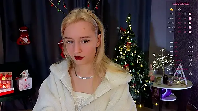 Snapshot of Arveni chatting on 12-15-24, 06:37 Arveni online show from 12-15-24, 06:37