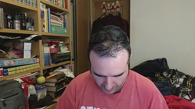 curiosillo83 online show from 04-18-26, 05:06