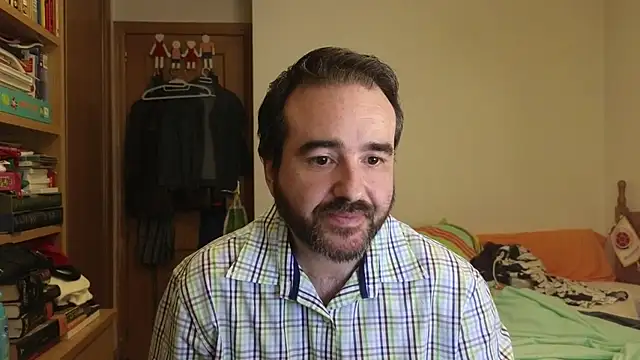 Snapshot of curiosillo83 chatting on 07-07-26, 02:21 curiosillo83 online show from 07-07-26, 02:21