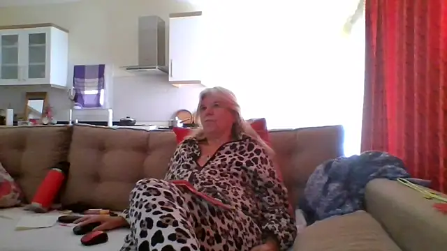 TrustfulVampire1 online show from 12-14-25, 09:03